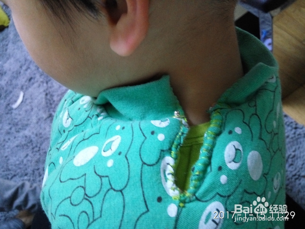 小孩衣服套头改开口