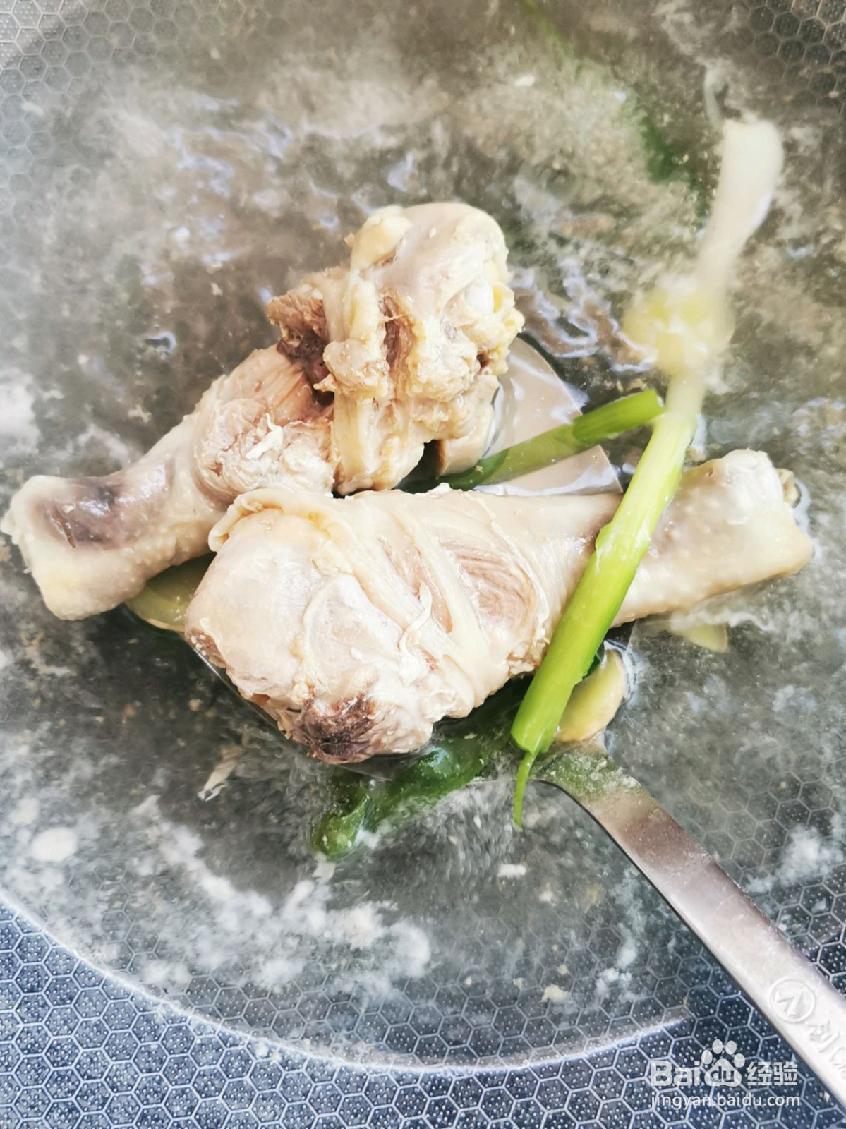 鲜虾鸡腿沙茶碱面的做法