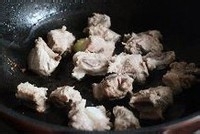 小火慢炖红烧排骨