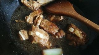 如何制作萝卜烧排骨