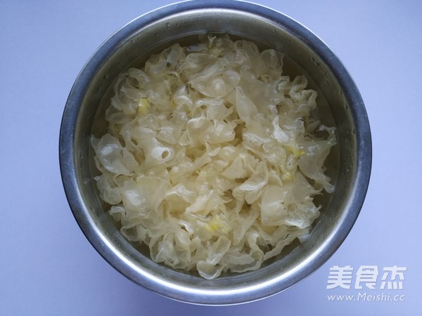 紫薯银耳羹的做法