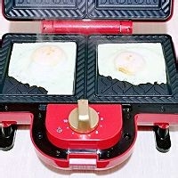 奶酪火腿鸡蛋三明治的做法