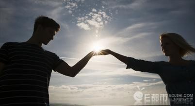 如何判断男生心里是否有了喜欢的人？