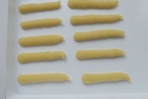 巧克力闪电泡芙