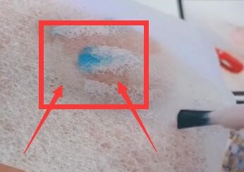 竖向渐变美甲怎么做