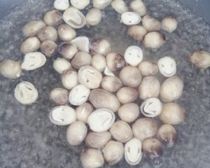 怎么做秘制草菇牛肉