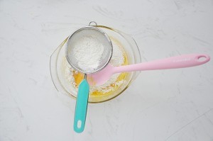 戚风蛋糕（电饭煲版）的做法