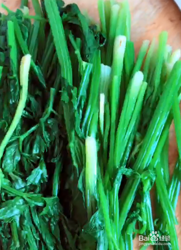 孜然味的芹菜丸子的做法