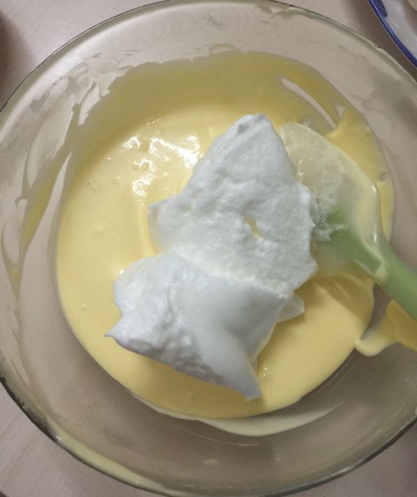 拉花轻乳酪蛋糕