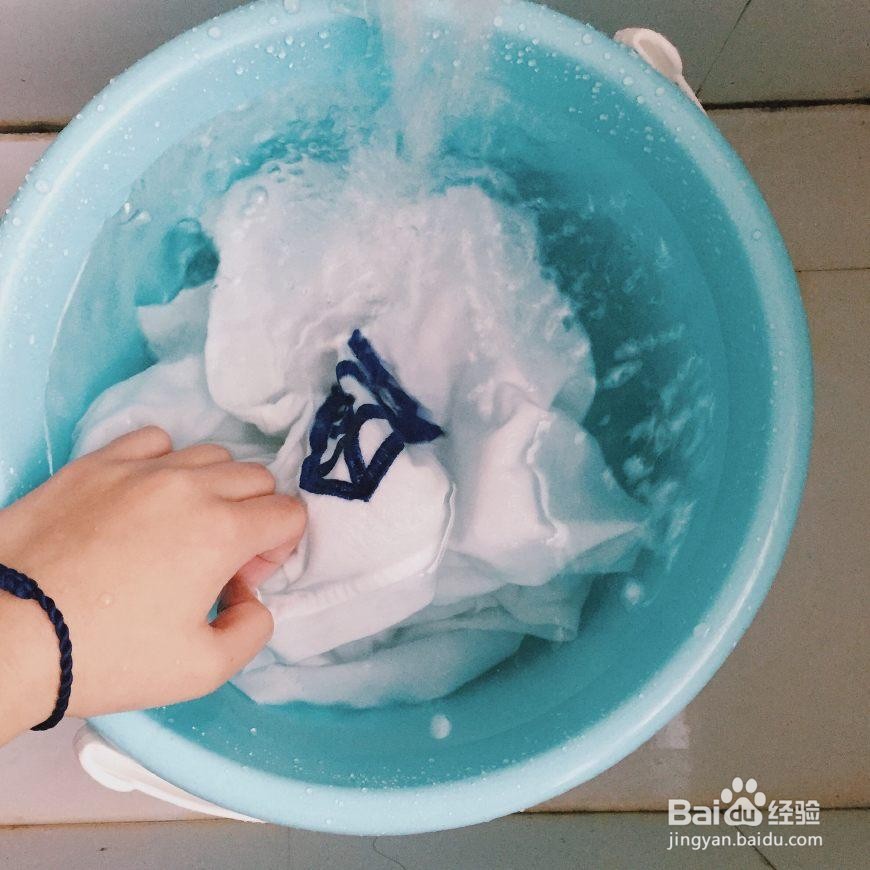 衣服上的香水味怎么快速去除
