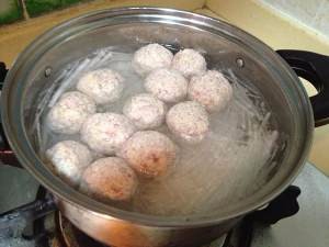 白萝卜豆腐圆子汤的做法