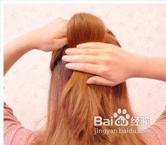 日系花苞头发型的扎法