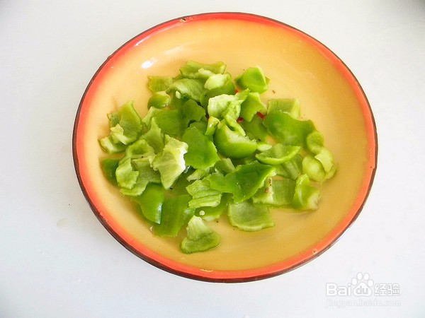 土豆炒青椒的做法