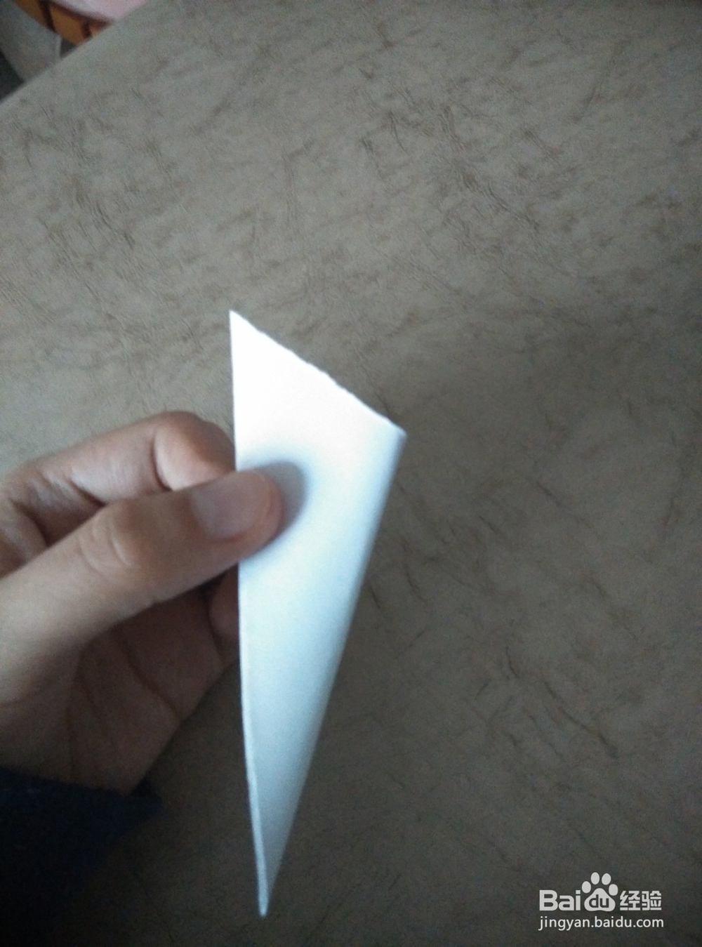 亲手制作雪花剪纸