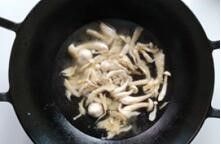 怎么做一道美味的菌菇鱼丸面？