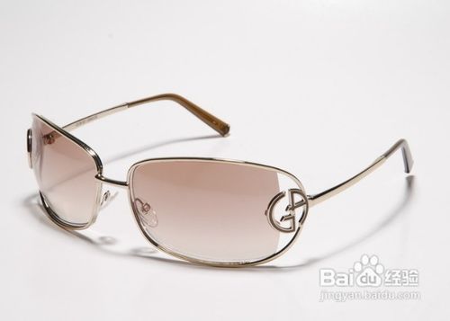 夏季打高尔夫如何保护眼睛