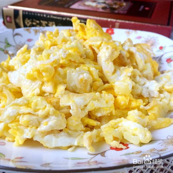 炒金黄色鸡蛋