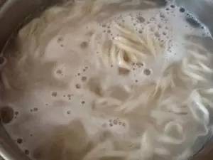 葱油酱拌面做法