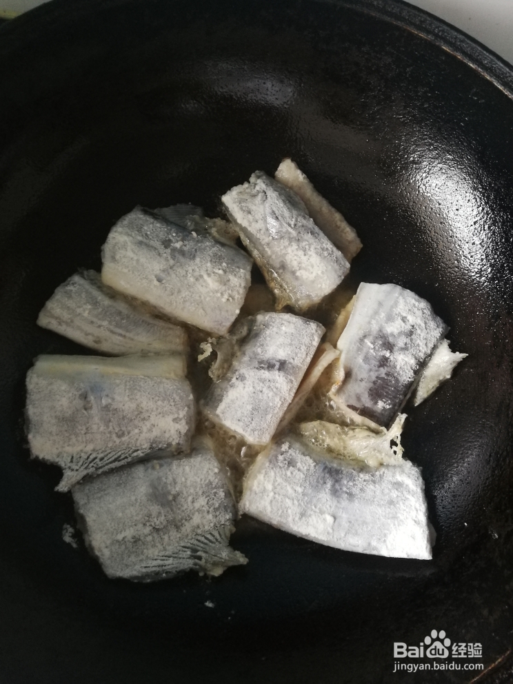 怎么做超简单的煎带鱼刀鱼?