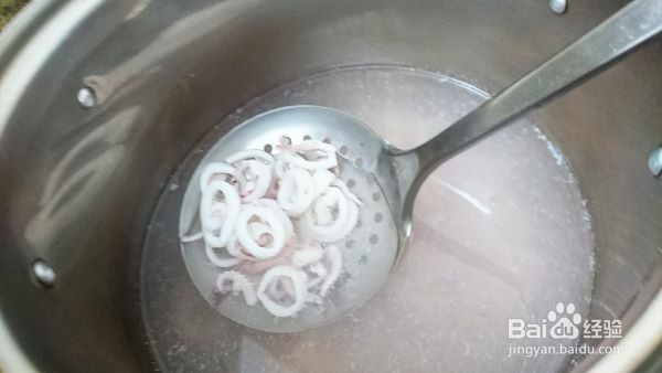 能吃出烧烤味道的菜 孜然花菜鱿鱼圈