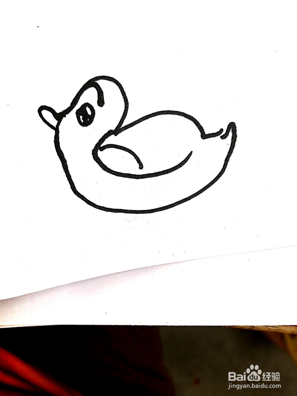 可爱的小鸭游泳圈线描画怎么画