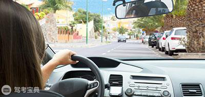 停车熄火后，挂一挡和空挡有什么区别？