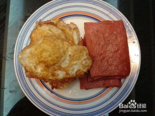 清早来份充满活力的早餐——火腿鸡蛋三明治