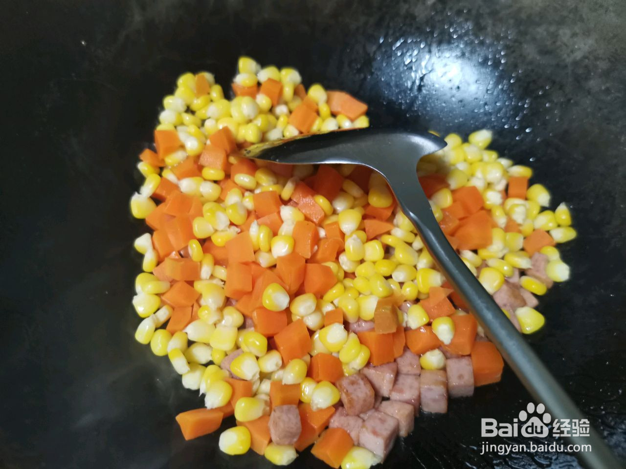 松仁玉米的做法