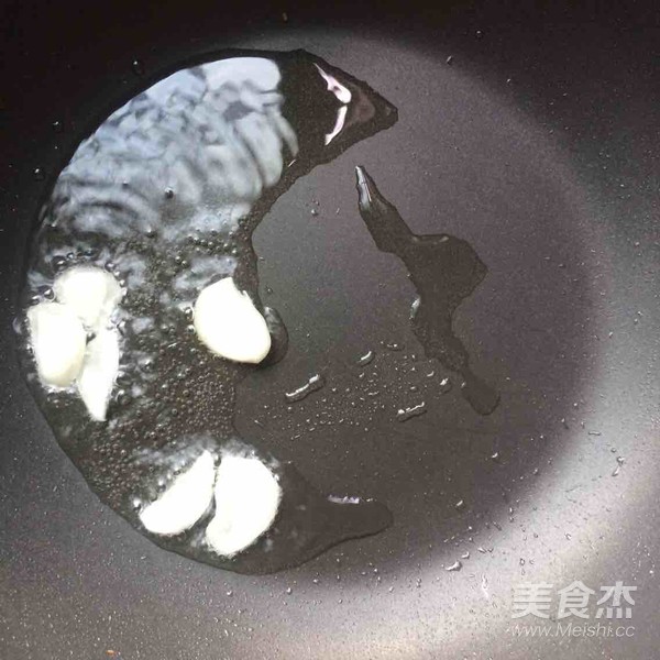 青椒猪耳炒面筋