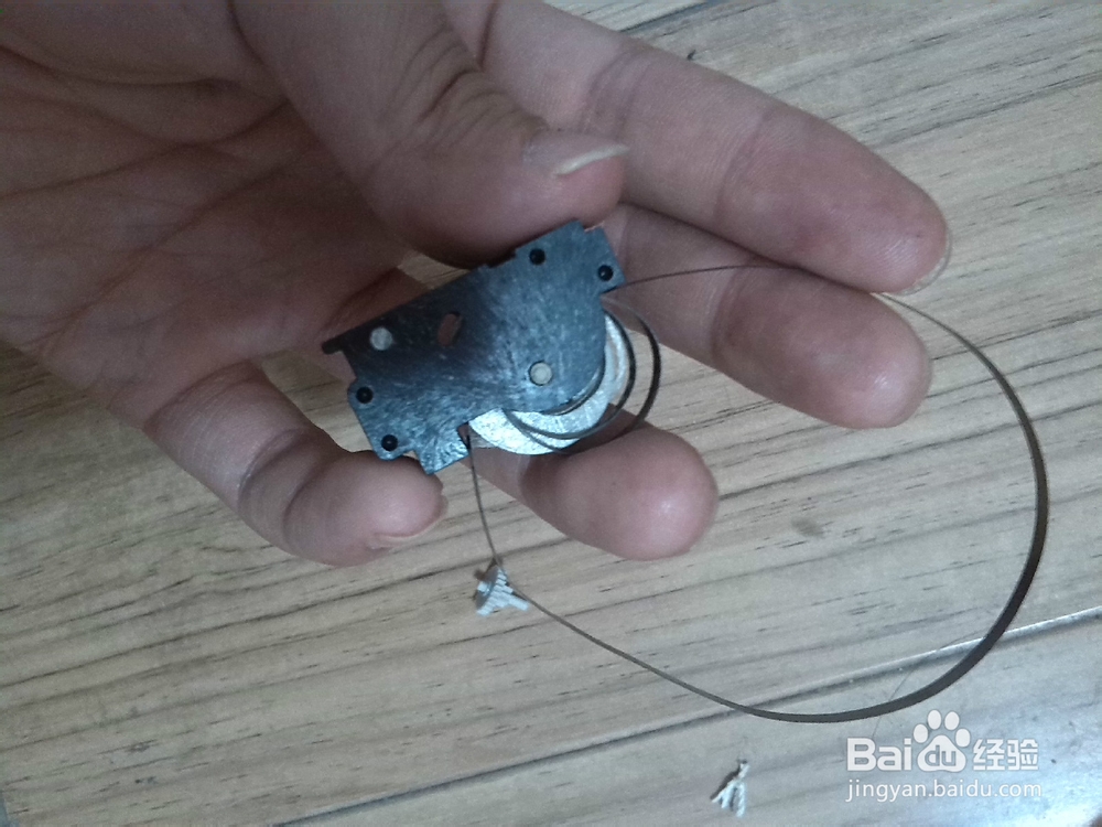 拉绳玩具小狗坏了怎样修复？