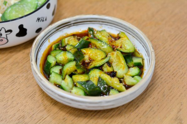 鸡蛋黄瓜鲜汤面