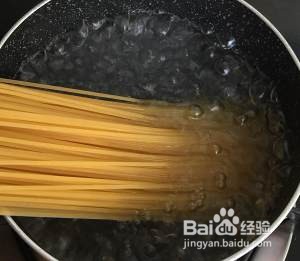 怎么做白平菇鲜虾意面