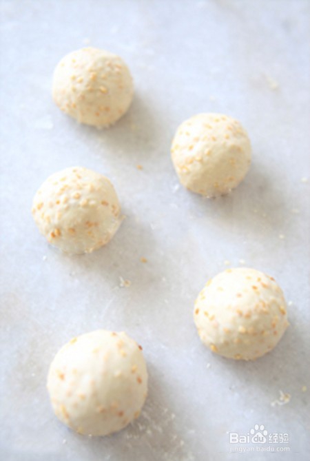 怎么做DIY芝麻面包球