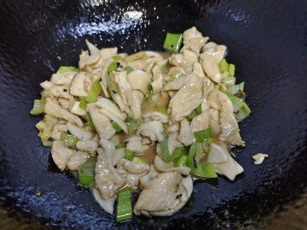 杏鲍菇炒鸡胸肉