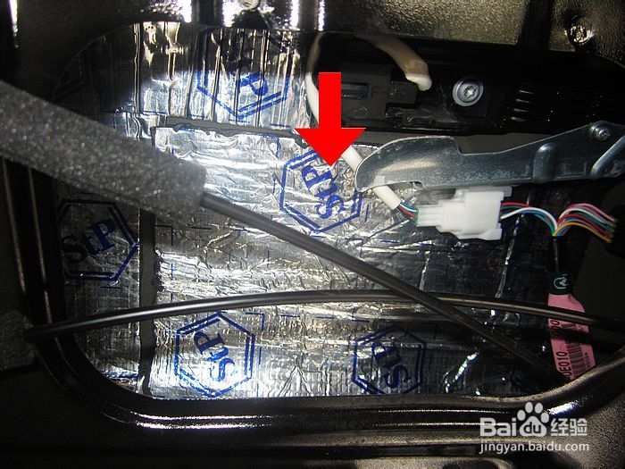 汽车音响改装：[12]汉兰达全车俄罗斯STP隔音