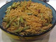 一般家里中午最常吃美为主食豆角焖面