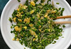 不用揉面，不用擀皮的韭菜鸡蛋发面馅饼