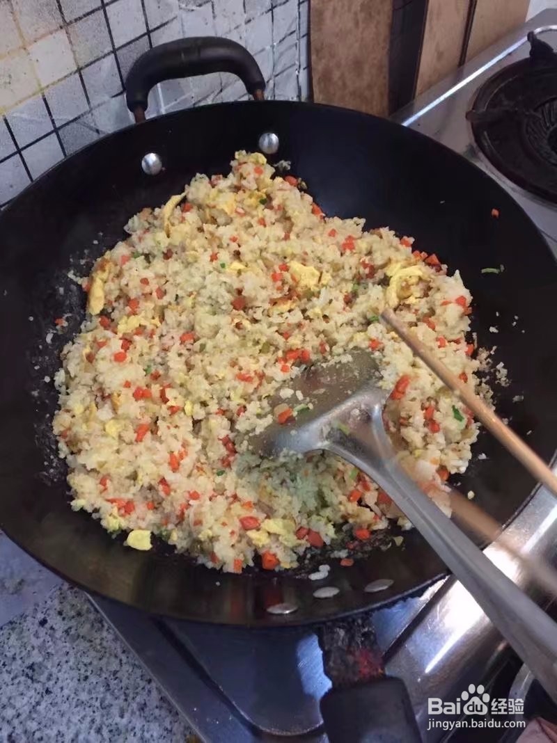鲜三丁炒饭怎么做