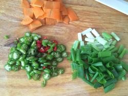 凉菜：生椒凉拌黑木耳