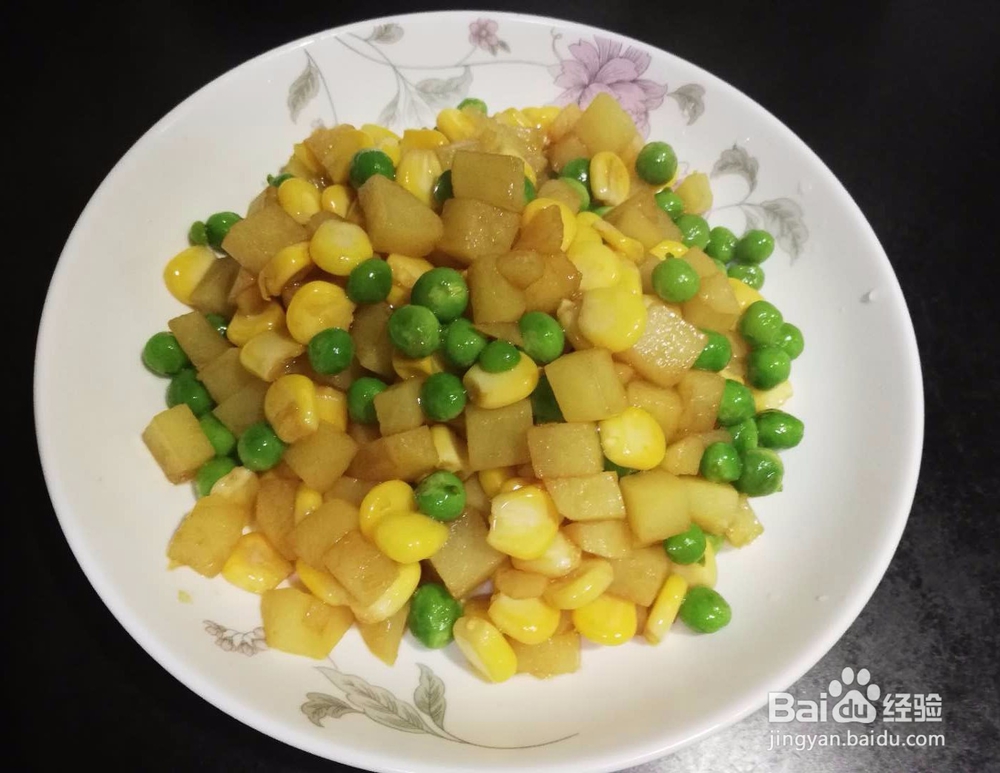 <b>土豆豌豆炒玉米的做法</b>