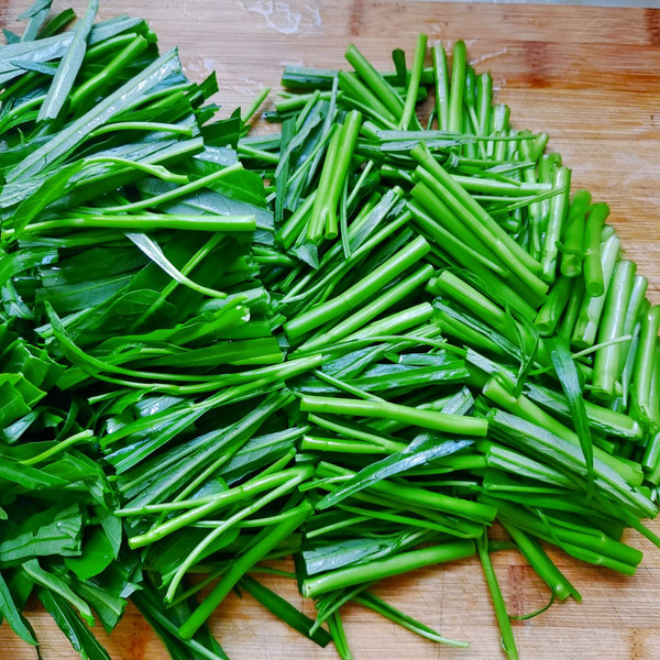 百吃不厌蚝油空心菜