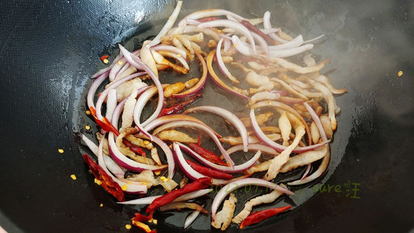 葱椒肉炒脆瓜条