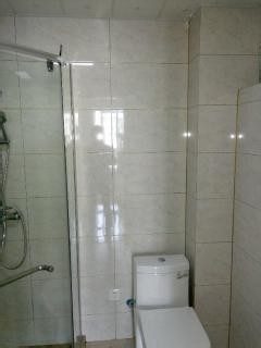 卫生间门套全包时瓷砖怎么贴