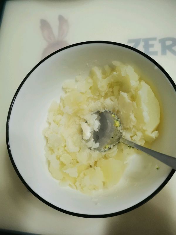 土豆鸡蛋西兰花沙拉三明治