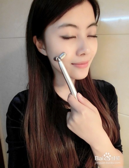 太阳能瘦脸美容棒的使用方法