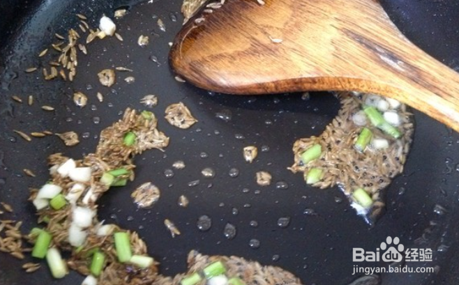 孜然羊肉怎么做更香？