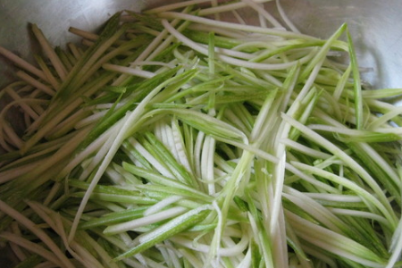 凉拌西葫芦丝怎么做