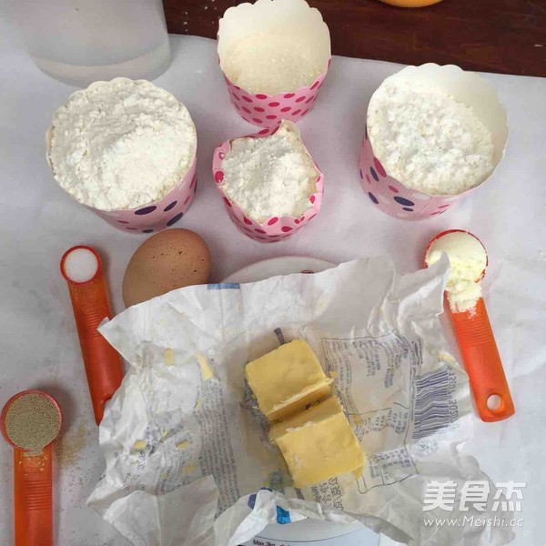 葱香肉松卷的做法