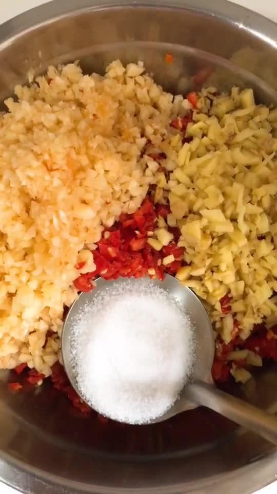 剁椒和糟辣椒一样吗