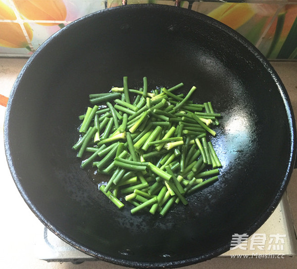 蒜苔炒牛肉的做法